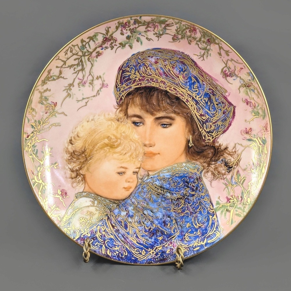 Edwin M Knowles Edna Hibel 1987 Mother's Day Plate Catherine and Heather 8.5"